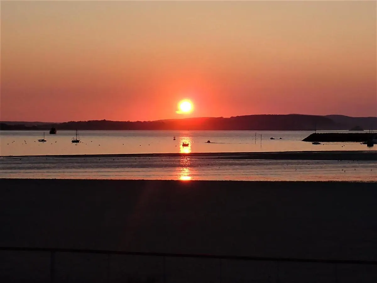 Appartements De La Baie Crozon 0*,