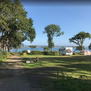 Camping Les Pieds Dans L'eau Camping